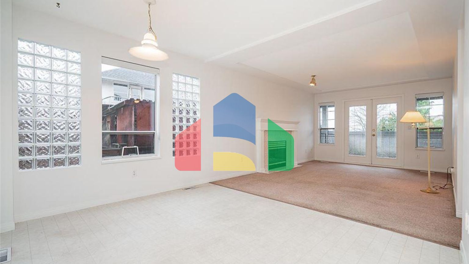 Residential - Single Family Home - Surrey, Canada - Canada