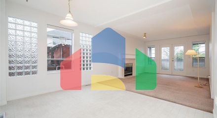 Residential - Single Family Home - Surrey, Canada - Canada