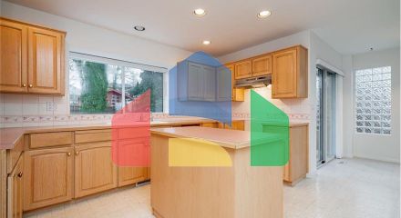 Residential - Single Family Home - Surrey, Canada - Canada