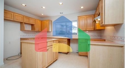 Residential - Single Family Home - Surrey, Canada - Canada