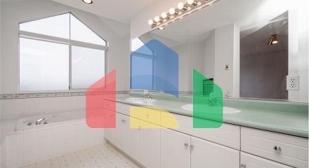 Residential - Single Family Home - Surrey, Canada - Canada