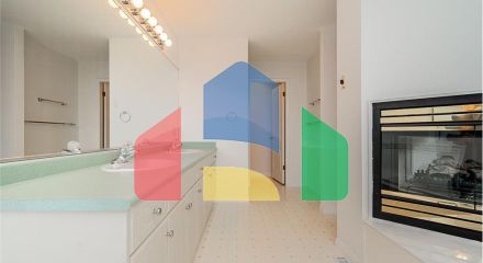 Residential - Single Family Home - Surrey, Canada - Canada