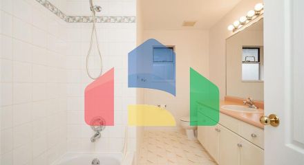 Residential - Single Family Home - Surrey, Canada - Canada