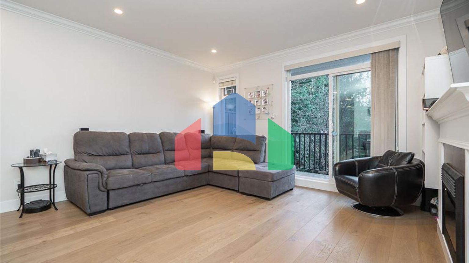 Residential - Single Family Home - Surrey, Canada - Canada