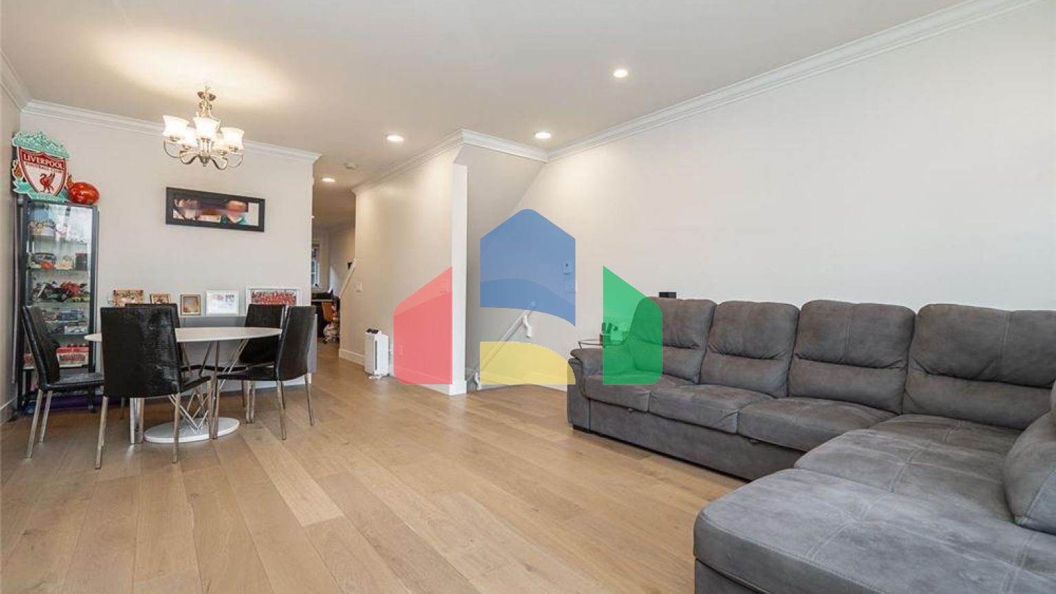 Residential - Single Family Home - Surrey, Canada - Canada