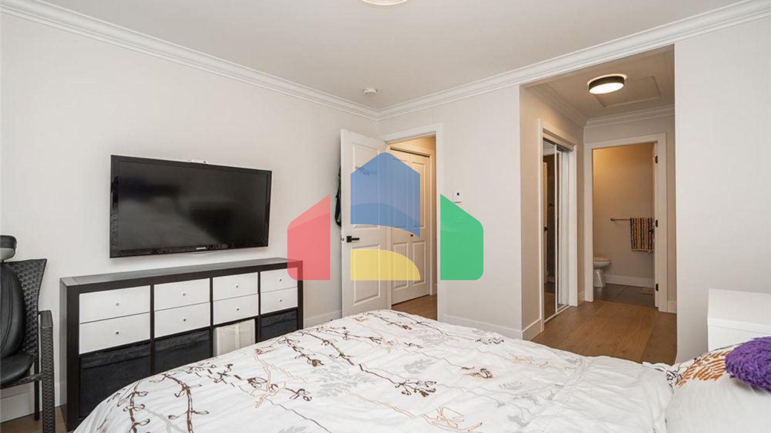 Residential - Single Family Home - Surrey, Canada - Canada