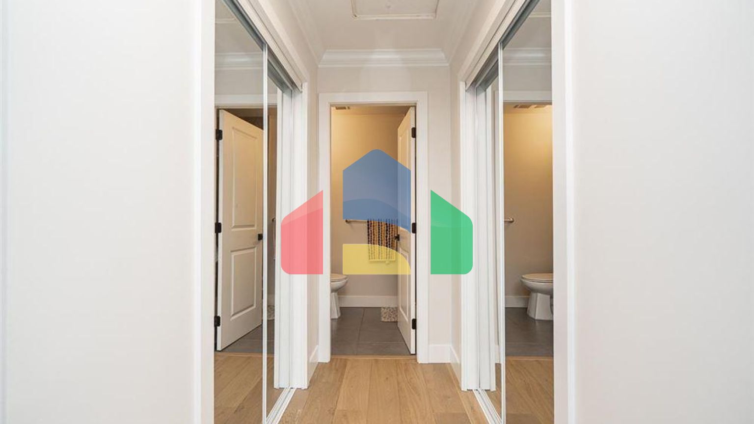 Residential - Single Family Home - Surrey, Canada - Canada