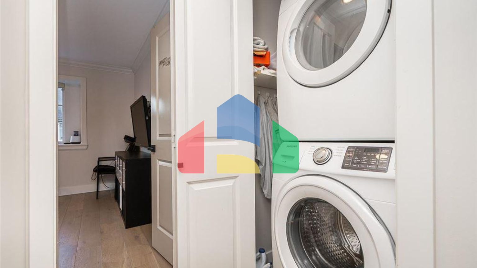 Residential - Single Family Home - Surrey, Canada - Canada