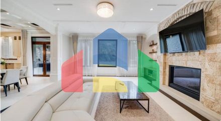 Residential - Single Family Home - Surrey, Canada - Canada