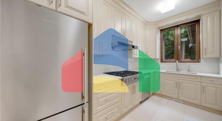 Residential - Single Family Home - Surrey, Canada - Canada