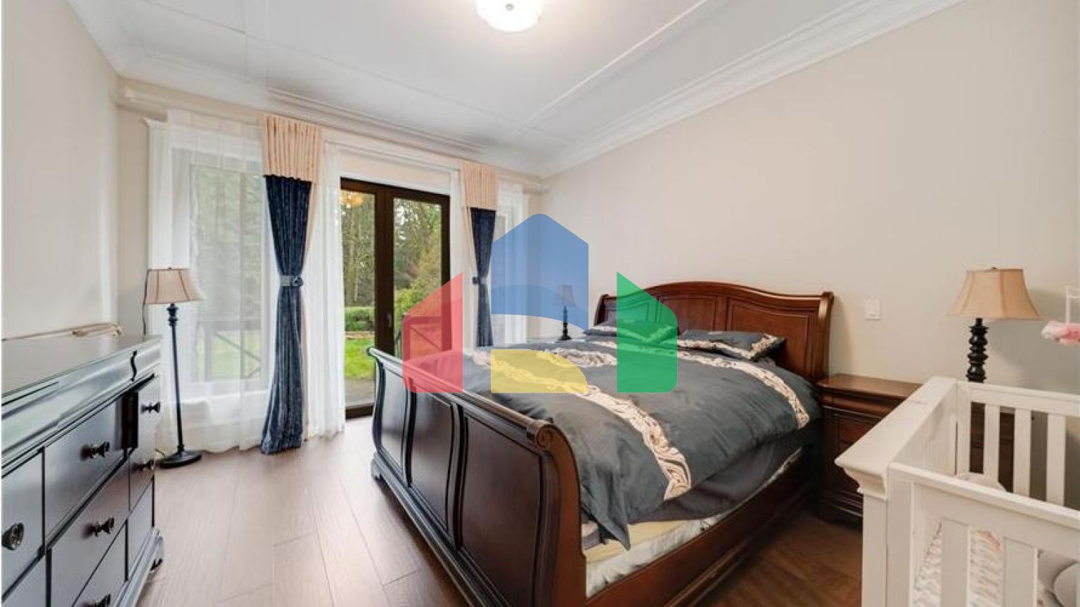 Residential - Single Family Home - Surrey, Canada - Canada