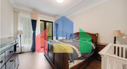 Residential - Single Family Home - Surrey, Canada - Canada