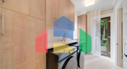 Residential - Single Family Home - Surrey, Canada - Canada