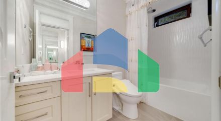 Residential - Single Family Home - Surrey, Canada - Canada