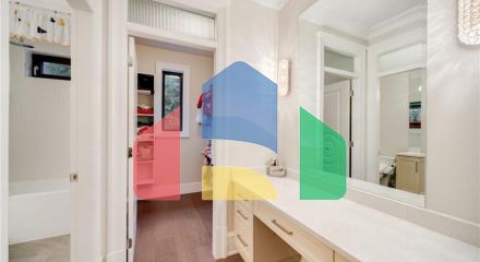 Residential - Single Family Home - Surrey, Canada - Canada