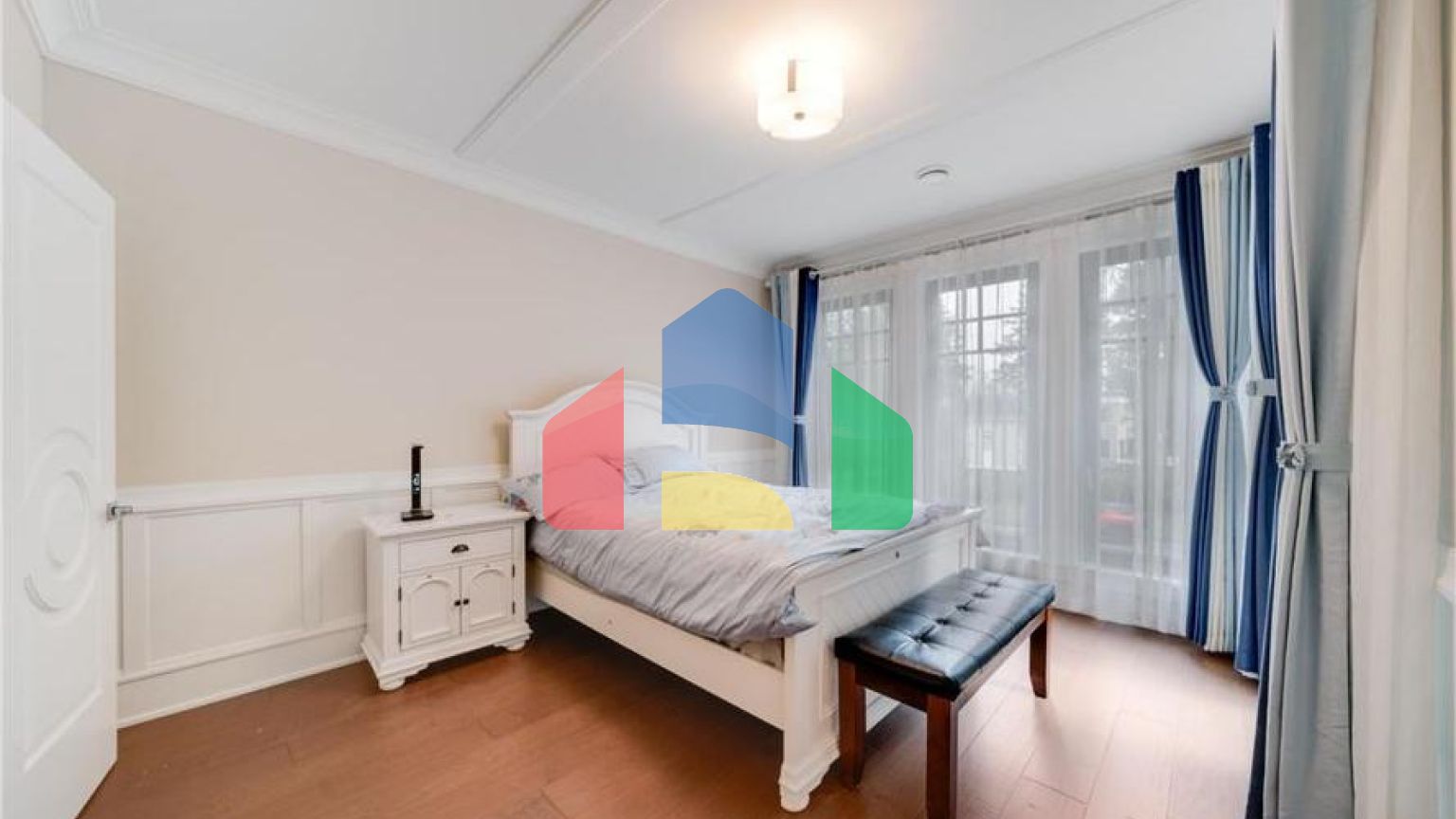 Residential - Single Family Home - Surrey, Canada - Canada