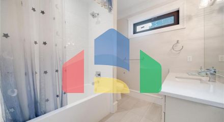 Residential - Single Family Home - Surrey, Canada - Canada