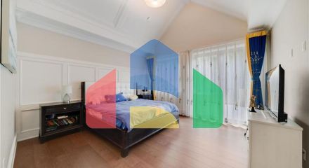 Residential - Single Family Home - Surrey, Canada - Canada