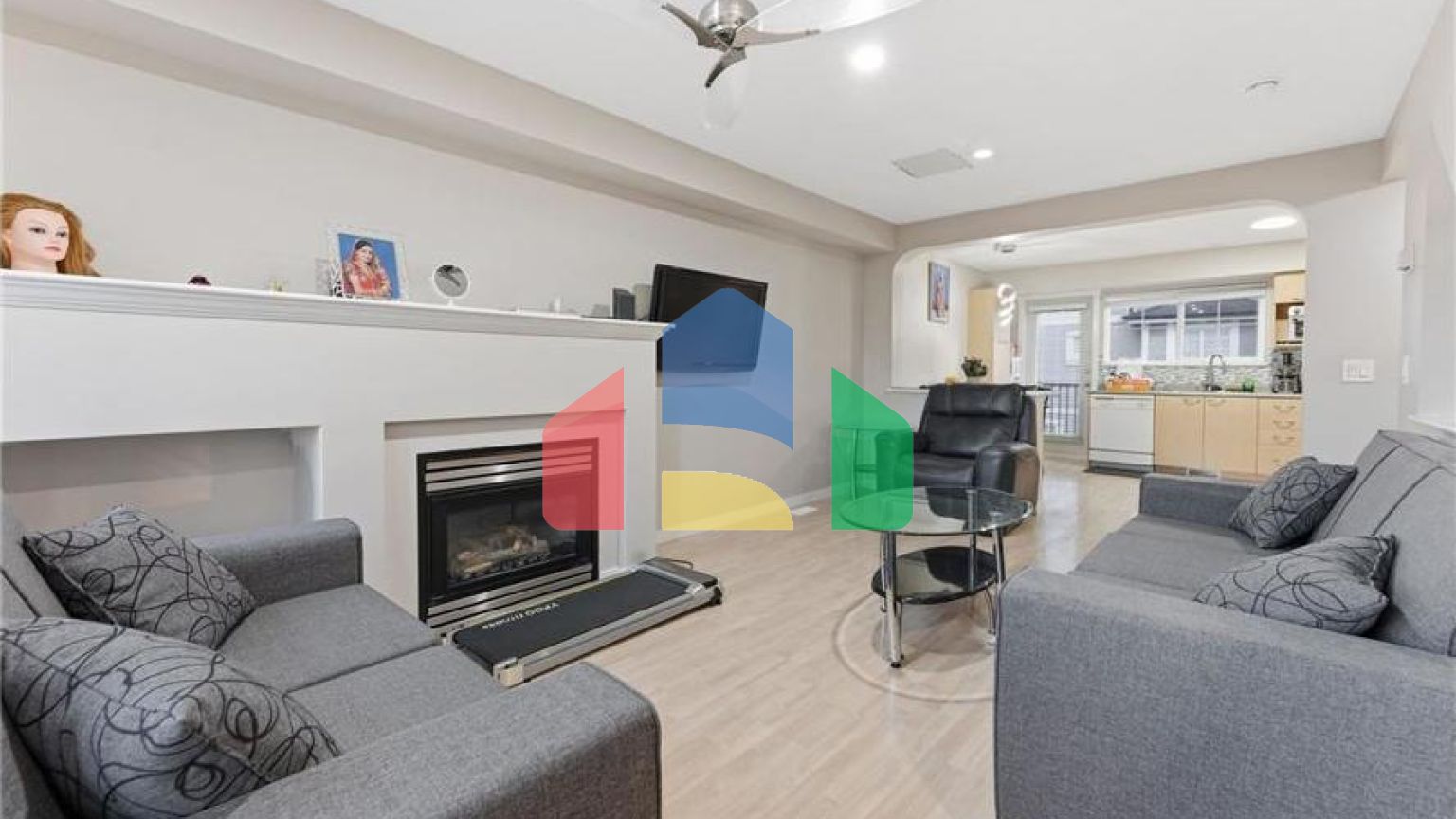 Residential - Townhouse - Surrey, Canada - Canada