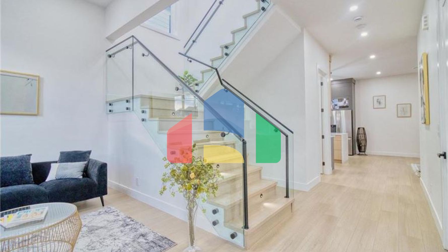 Residential - Single Family Home - Surrey, Canada - Canada