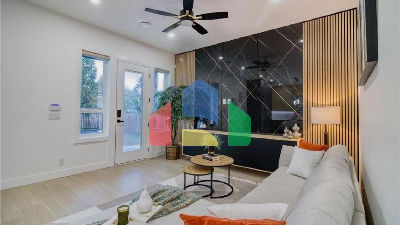 Residential - Single Family Home - Surrey, Canada - Canada