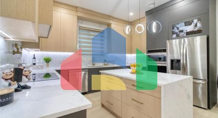 Residential - Single Family Home - Surrey, Canada - Canada