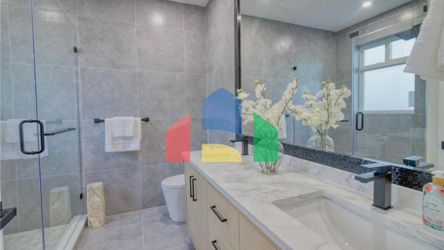 Residential - Single Family Home - Surrey, Canada - Canada