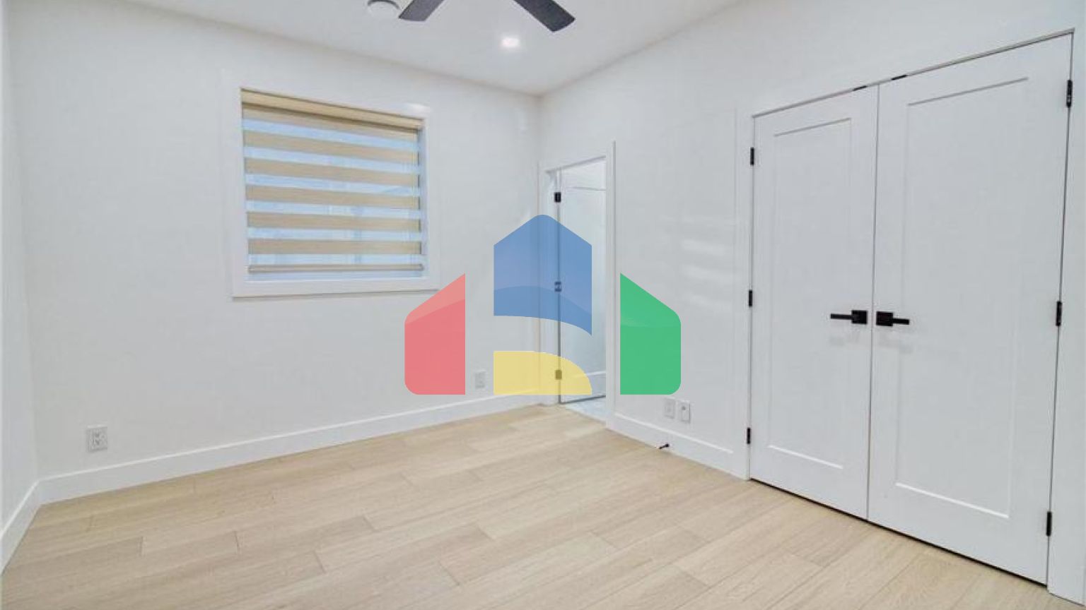 Residential - Single Family Home - Surrey, Canada - Canada