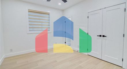 Residential - Single Family Home - Surrey, Canada - Canada