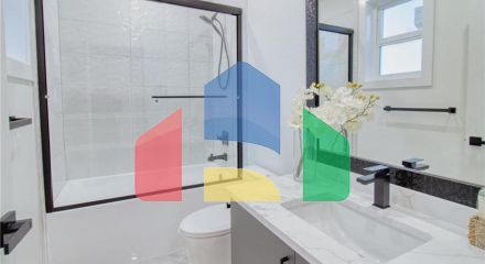 Residential - Single Family Home - Surrey, Canada - Canada