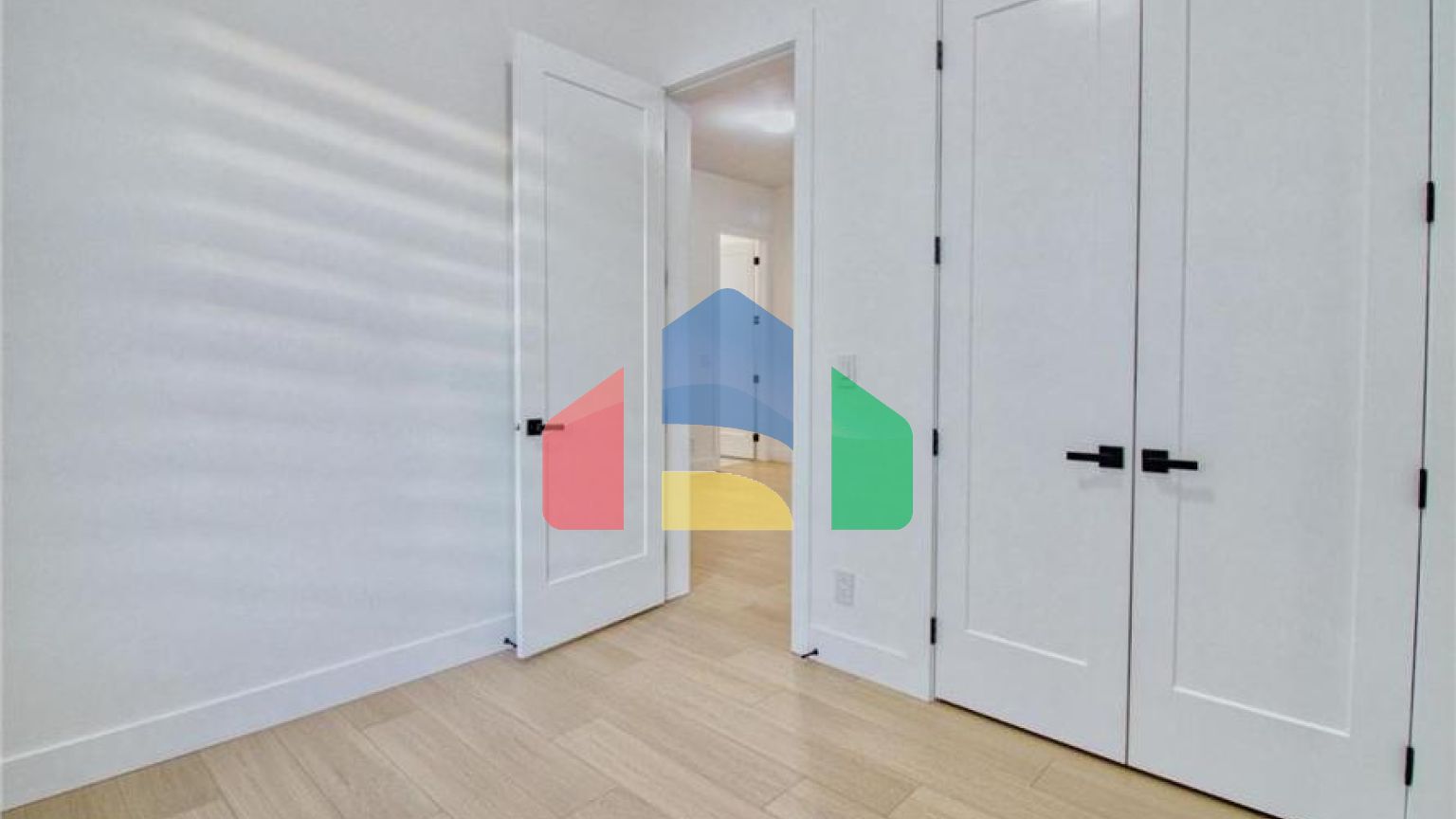 Residential - Single Family Home - Surrey, Canada - Canada