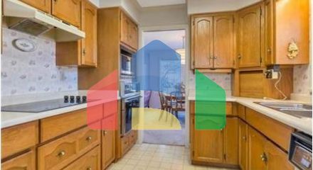 Residential - Single Family Home - Surrey, Canada - Canada