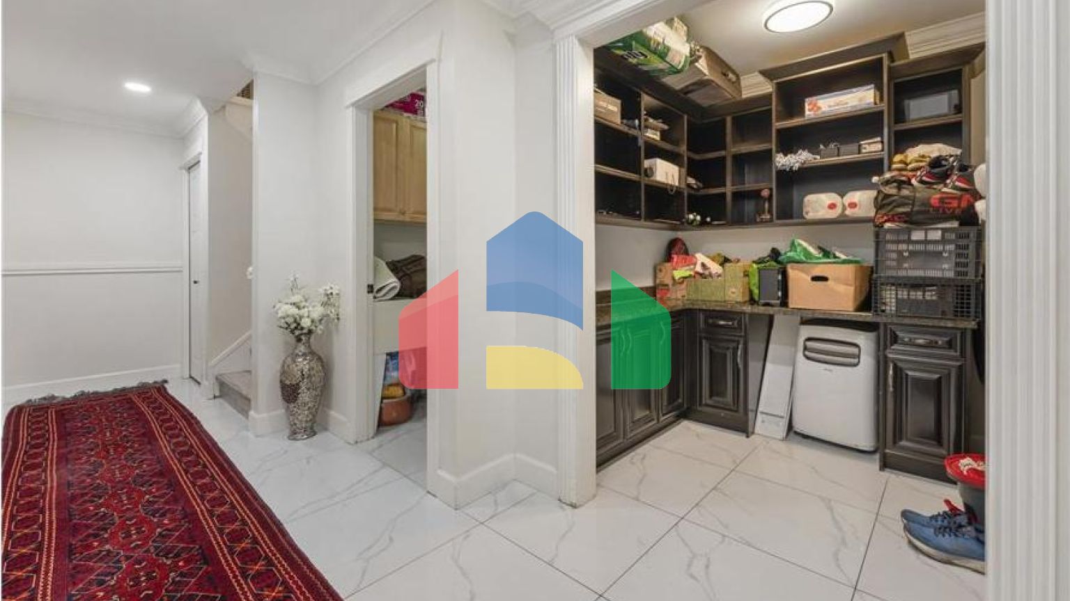 Residential - Single Family Home - Surrey, Canada - Canada