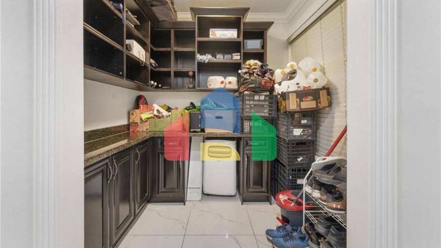 Residential - Single Family Home - Surrey, Canada - Canada