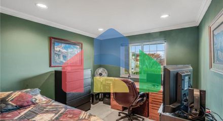 Residential - Single Family Home - Surrey, Canada - Canada