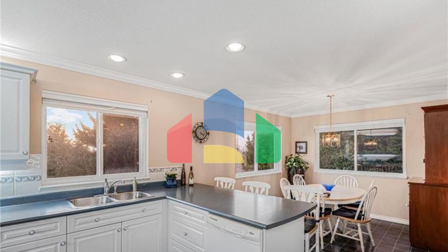 Residential - Single Family Home - Surrey, Canada - Canada