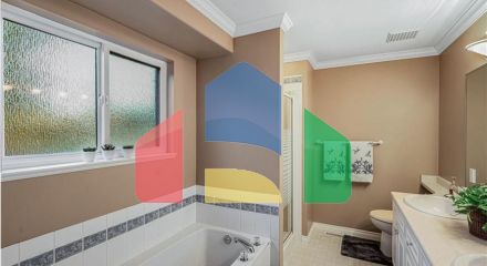 Residential - Single Family Home - Surrey, Canada - Canada