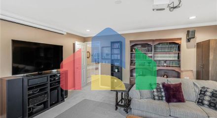 Residential - Single Family Home - Surrey, Canada - Canada