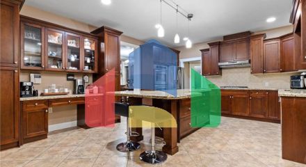 Residential - Single Family Home - Surrey, Canada - Canada