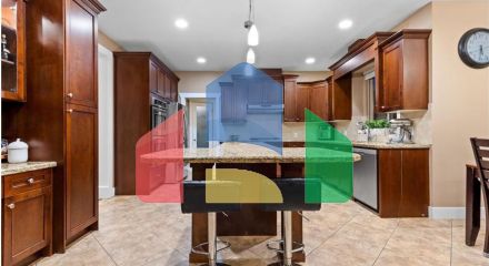 Residential - Single Family Home - Surrey, Canada - Canada