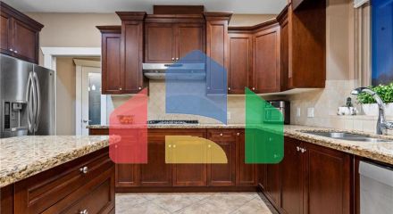 Residential - Single Family Home - Surrey, Canada - Canada