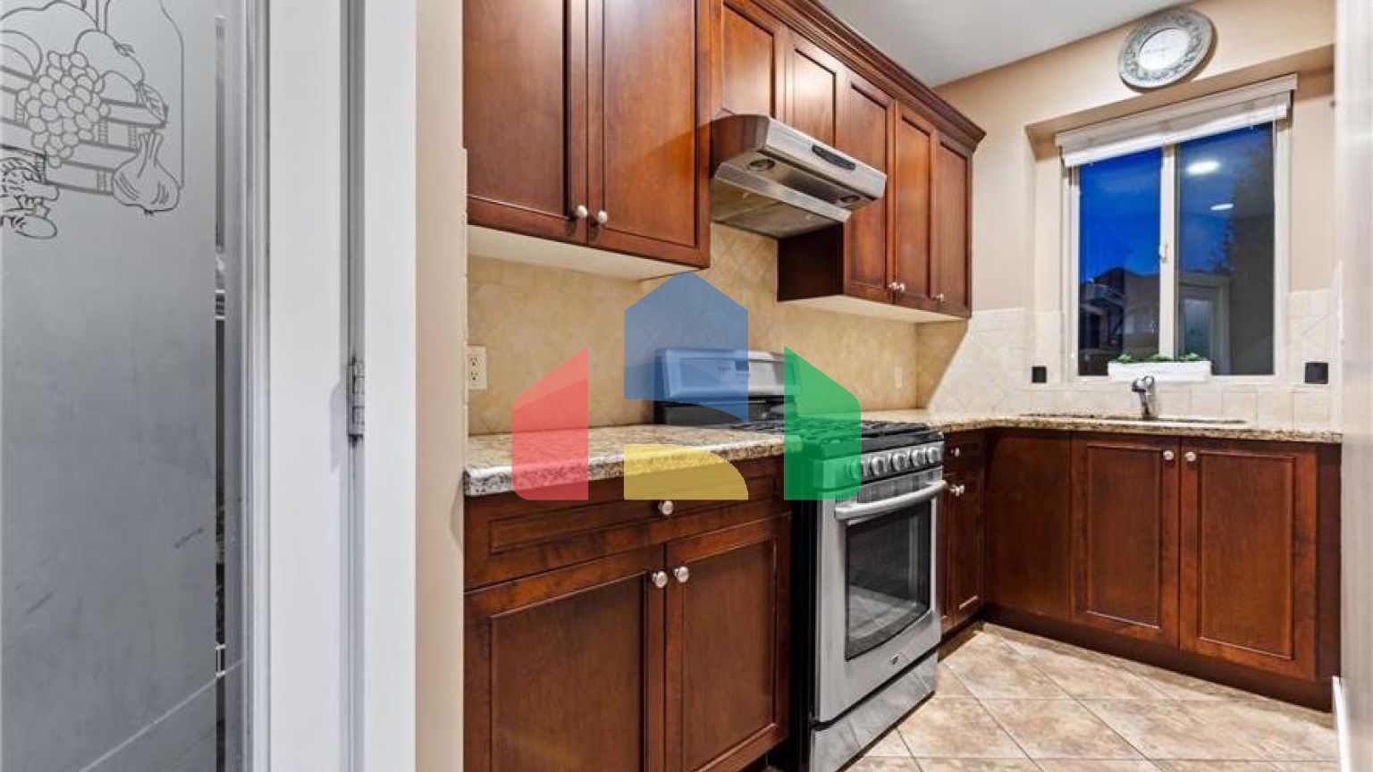 Residential - Single Family Home - Surrey, Canada - Canada