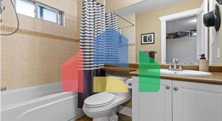 Residential - Single Family Home - Surrey, Canada - Canada