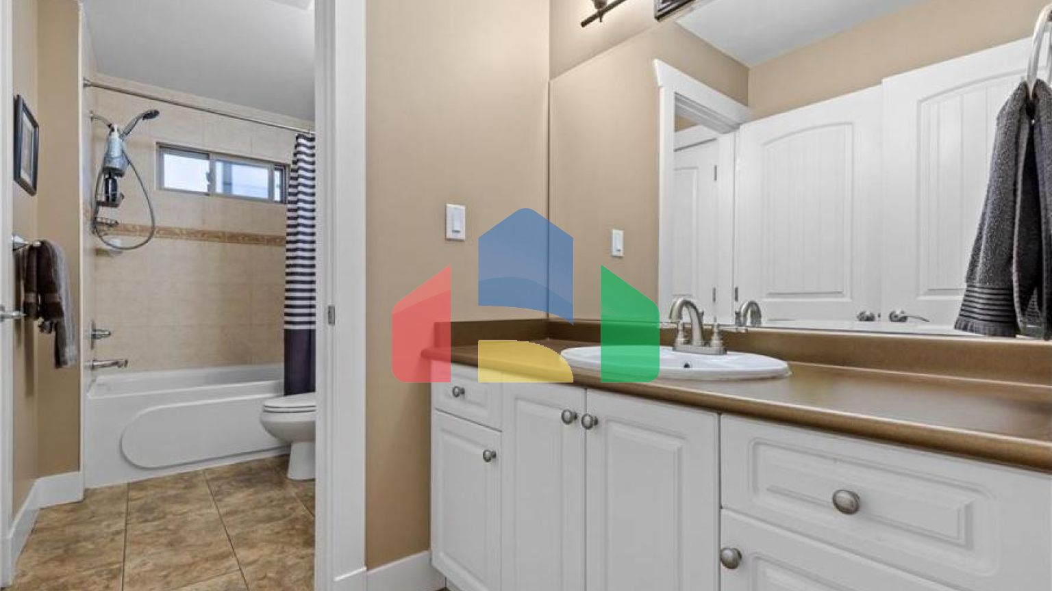 Residential - Single Family Home - Surrey, Canada - Canada