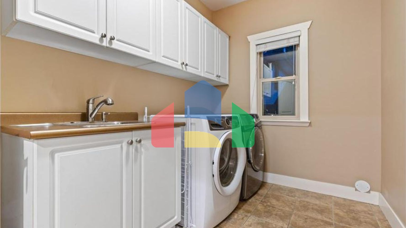 Residential - Single Family Home - Surrey, Canada - Canada