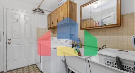 Residential - Single Family Home - Surrey, Canada - Canada