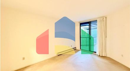 Residential - Single Family Home - Surrey, Canada - Canada