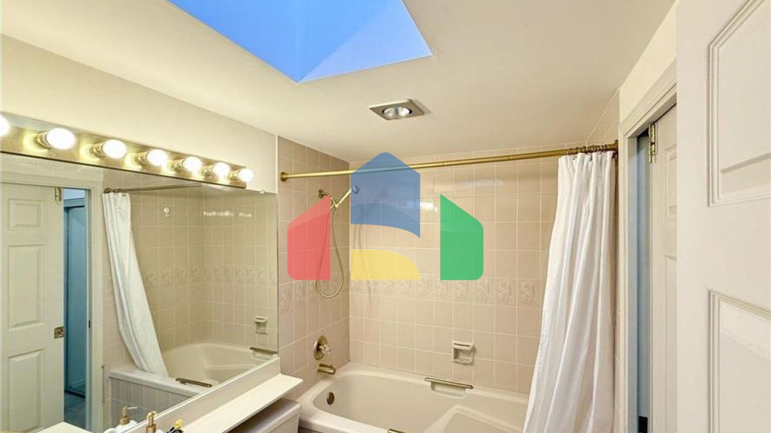 Residential - Single Family Home - Surrey, Canada - Canada