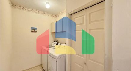 Residential - Single Family Home - Surrey, Canada - Canada