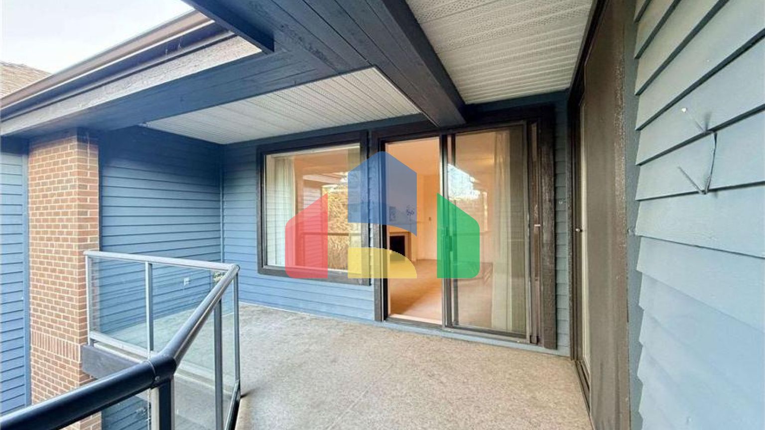 Residential - Single Family Home - Surrey, Canada - Canada